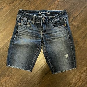 Old Navy Womens Bermuda shorts size 4